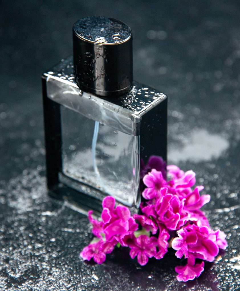 Modal Buat Brand Parfum: Peluang Bisnis Wangi yang Menguntungkan 2 Modal Buat Brand Parfum